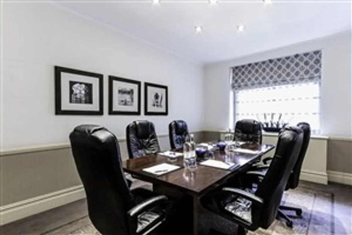 Directors Boardroom - St James' Court, A Taj Hotel, London