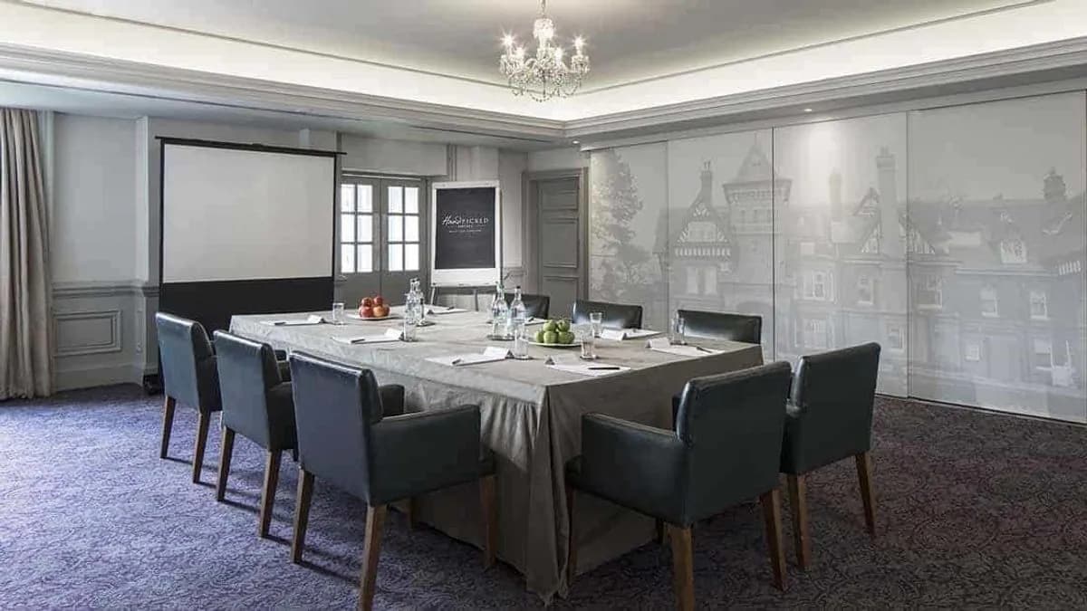 Lancaster Suite - Hand Picked Woodlands Park Hotel