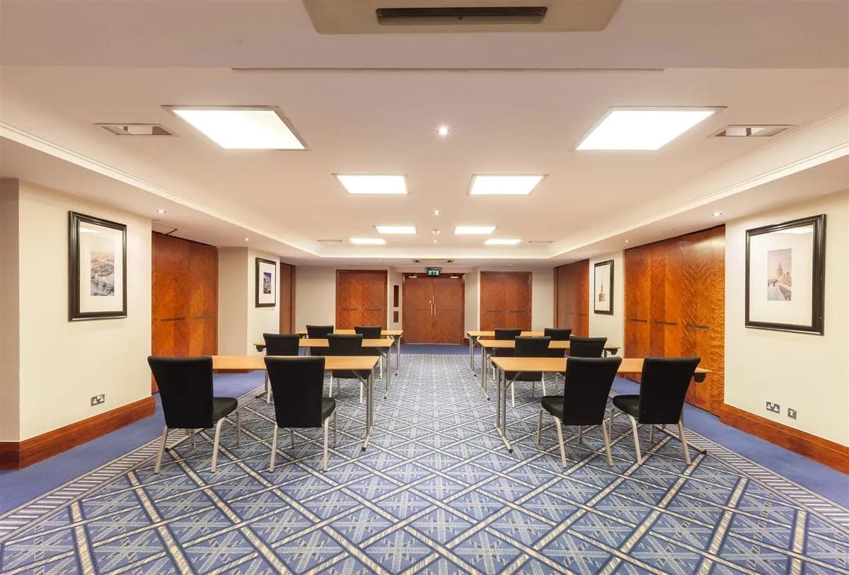 Monument Suite - Thistle City Barbican