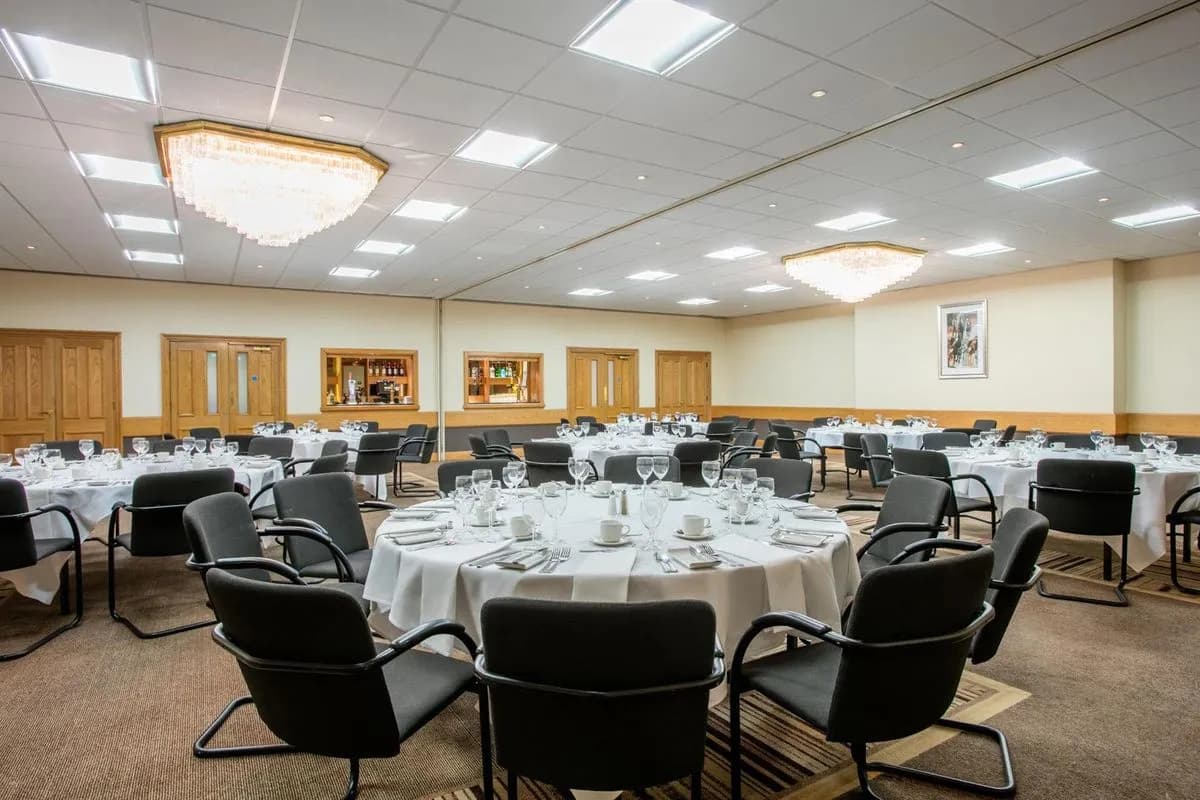 Prince of Wales Suite - Crowne Plaza Chester