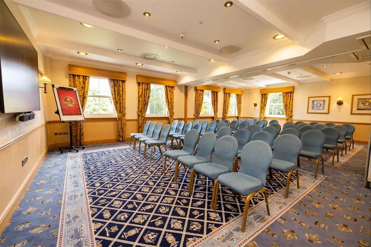 Telescope & Compass - Alton Towers Resort Hotel & Conference Centre