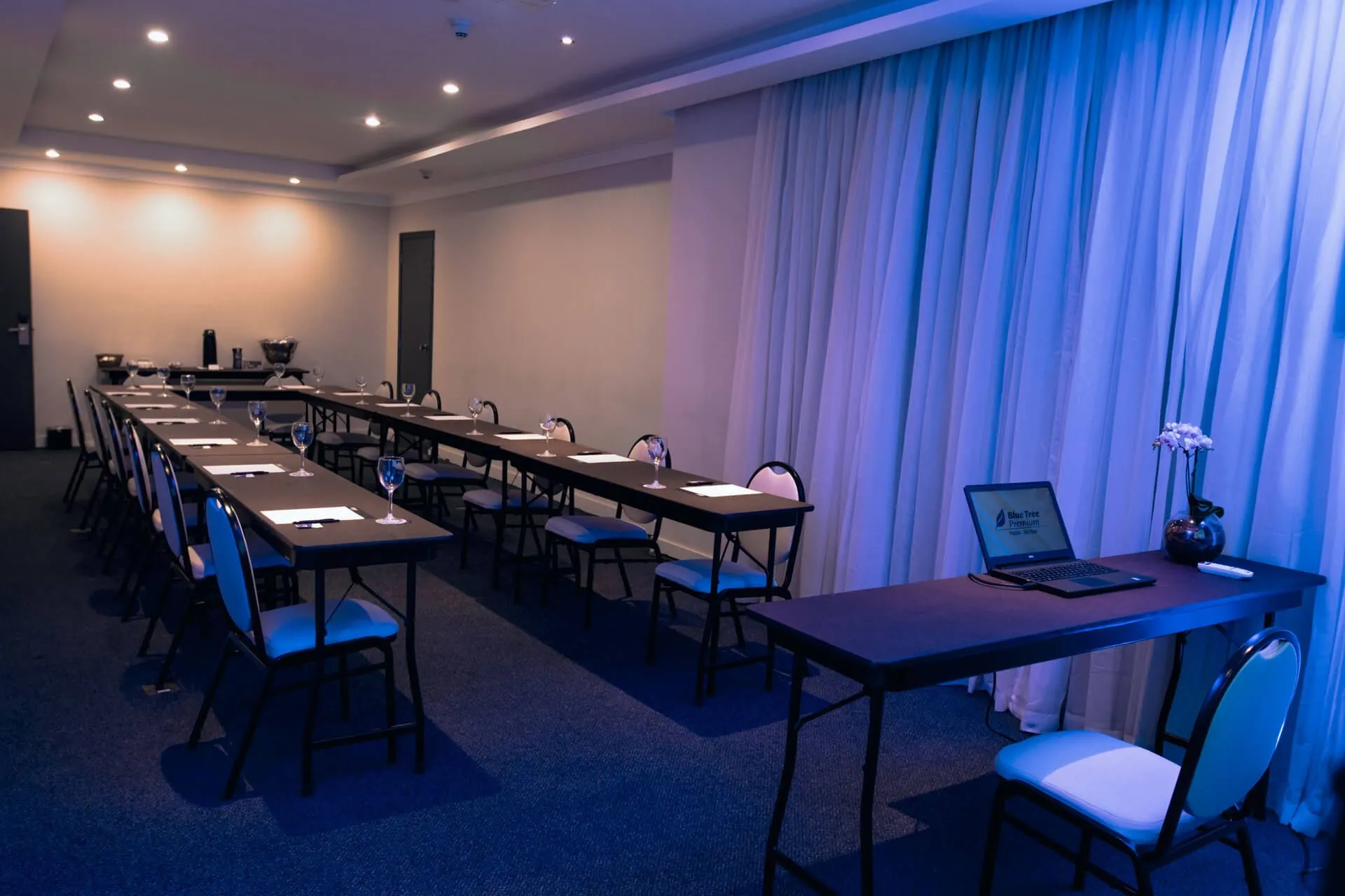 Renoir - Blue Tree Premium Paulista