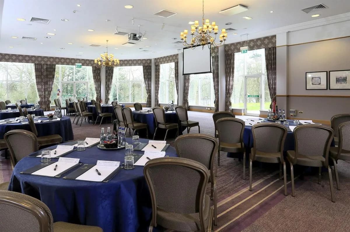 Dryden Suite - Macdonald Kilhey Court