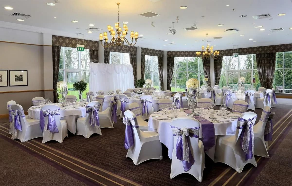 Masefield Suite - Macdonald Kilhey Court