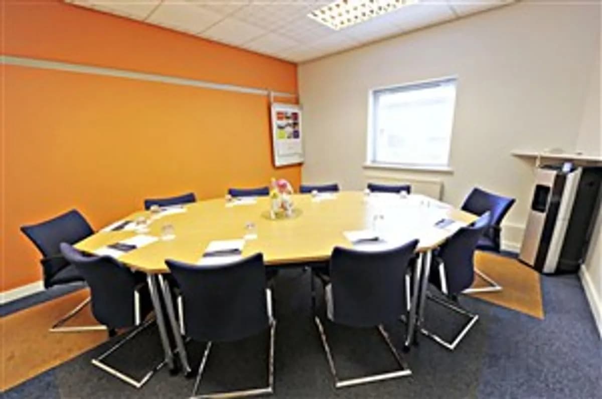 Syndicate room 9 - Burleigh Court