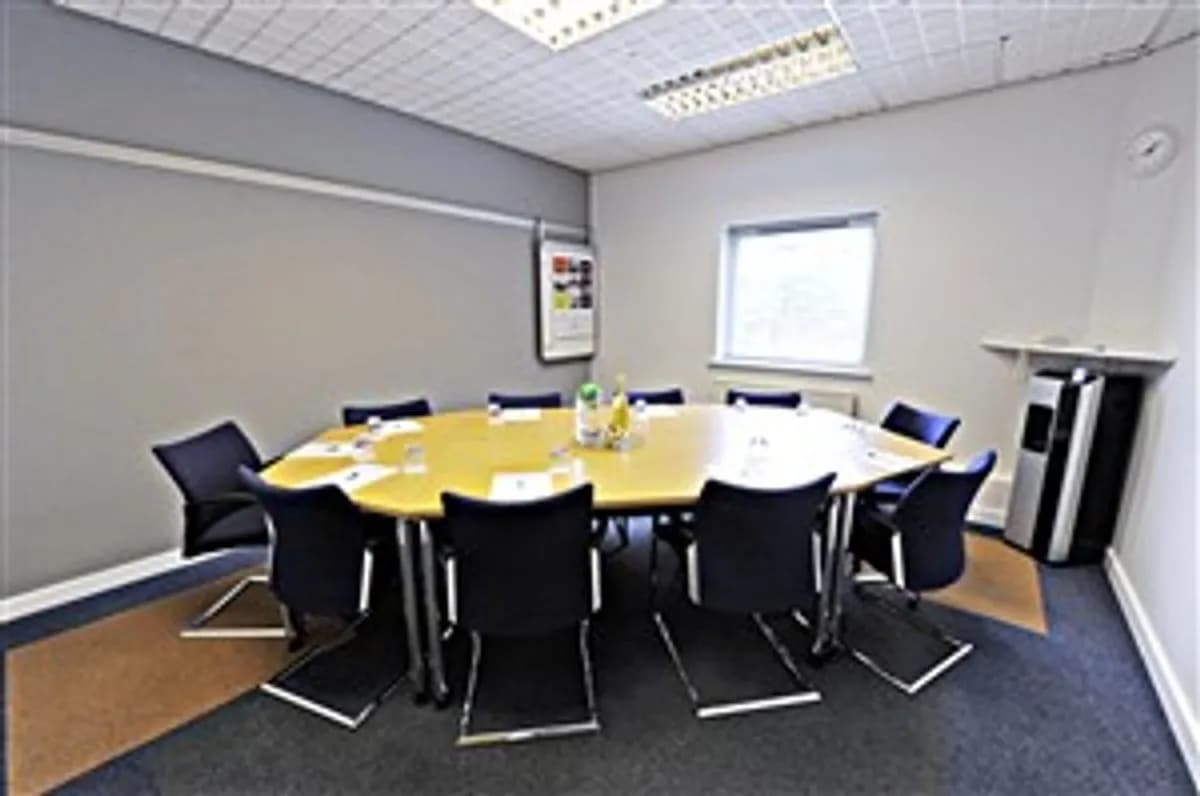 Syndicate room 3 - Burleigh Court