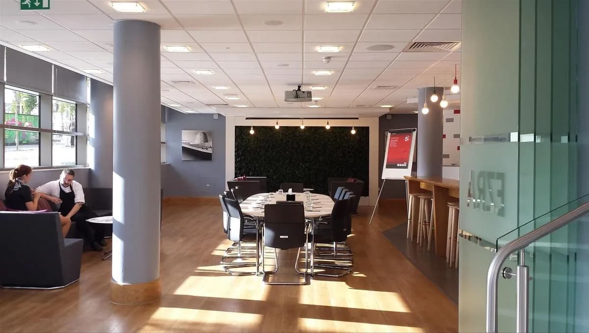 Ezra - Clayton Hotel Birmingham & Conference Centre