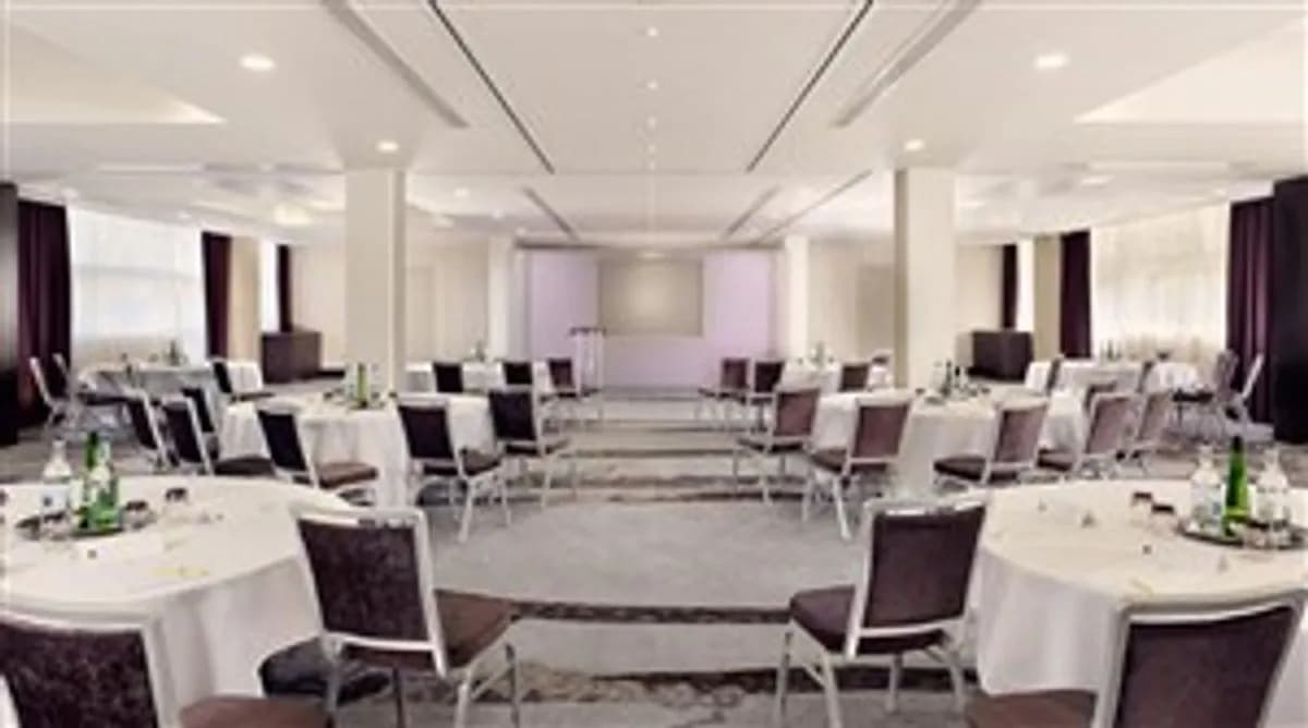 D'Arcy Room - DoubleTree by Hilton Nottingham - Gateway