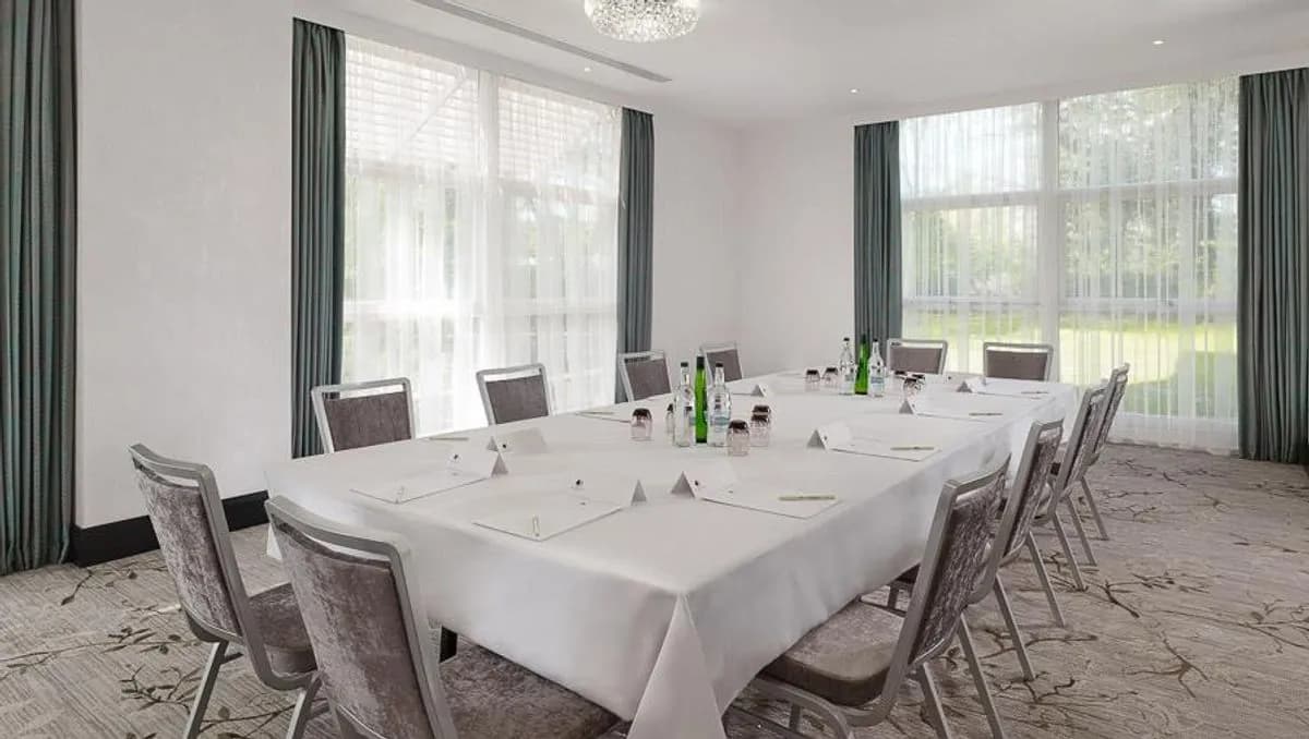 Rose Garden Room - DoubleTree by Hilton Nottingham - Gateway