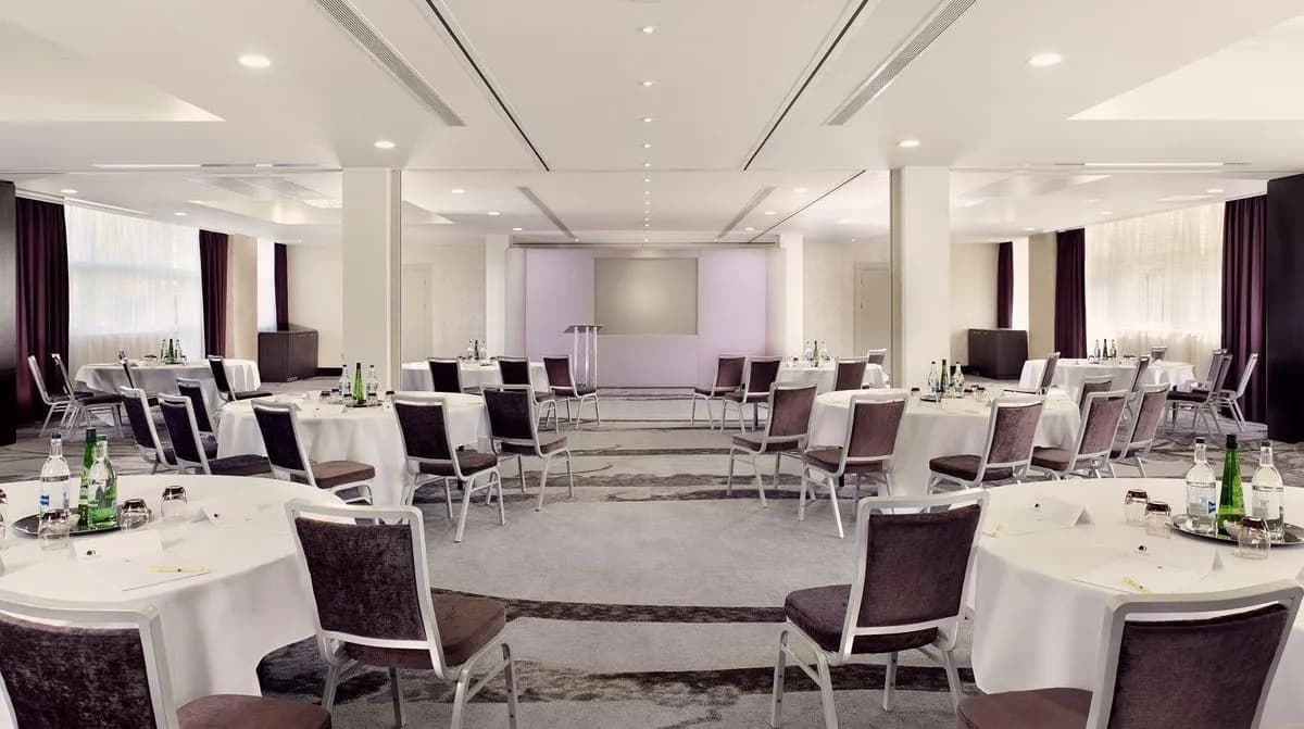 Orchard Suite - DoubleTree by Hilton Nottingham - Gateway