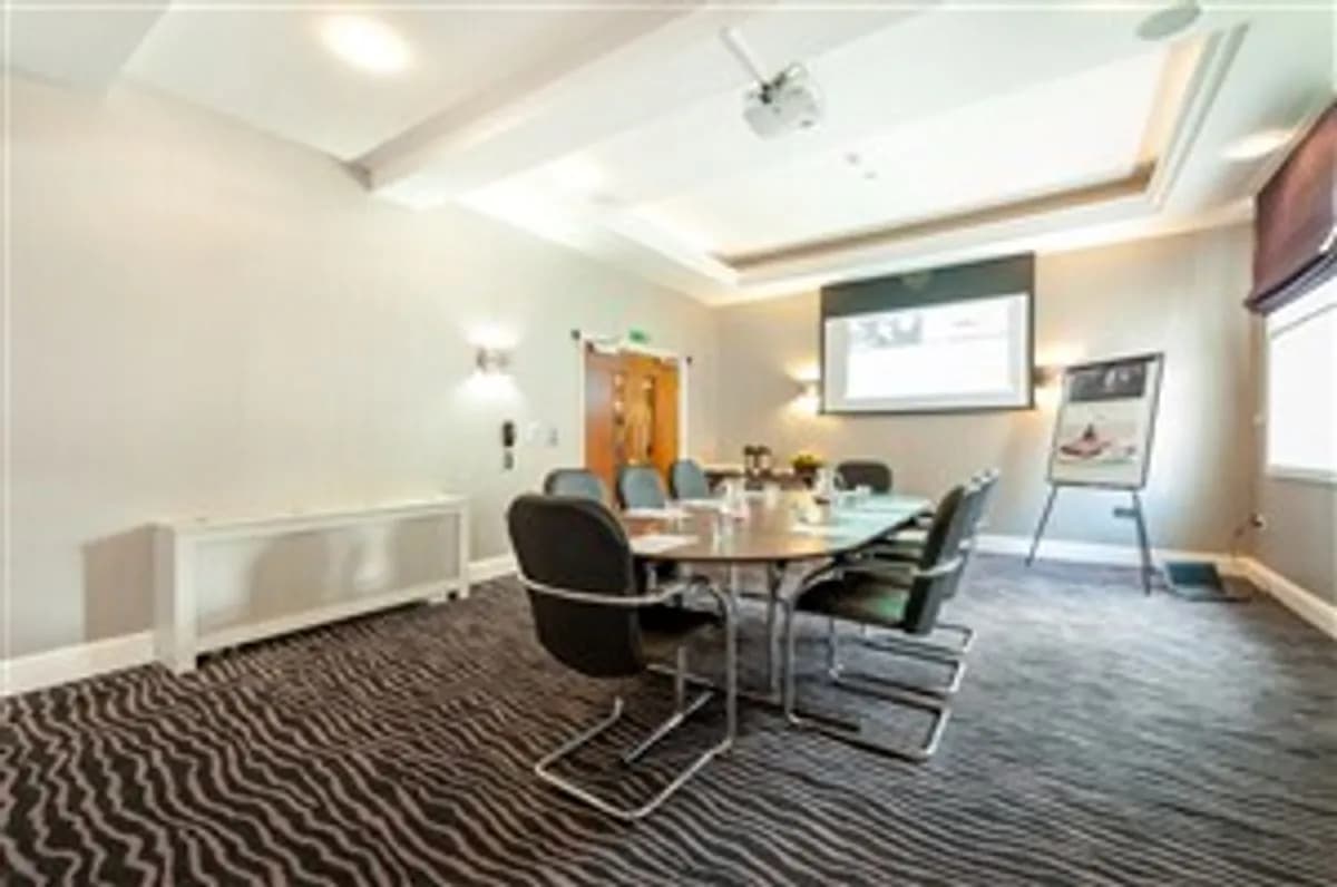 Charles Suite - Mercure Nottingham City Centre Hotel