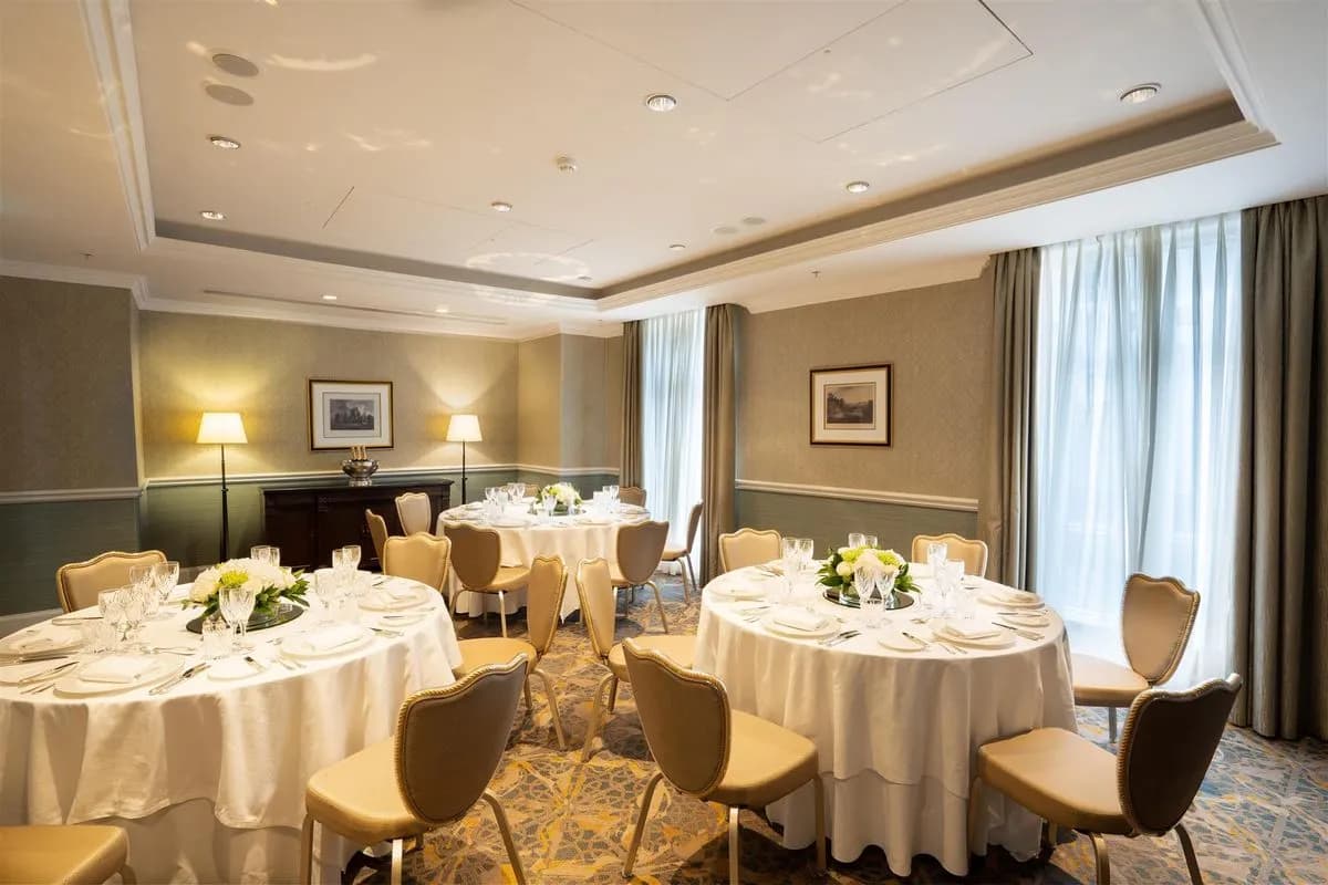 The Guinea - The College Green Hotel Dublin, Autograph Collection