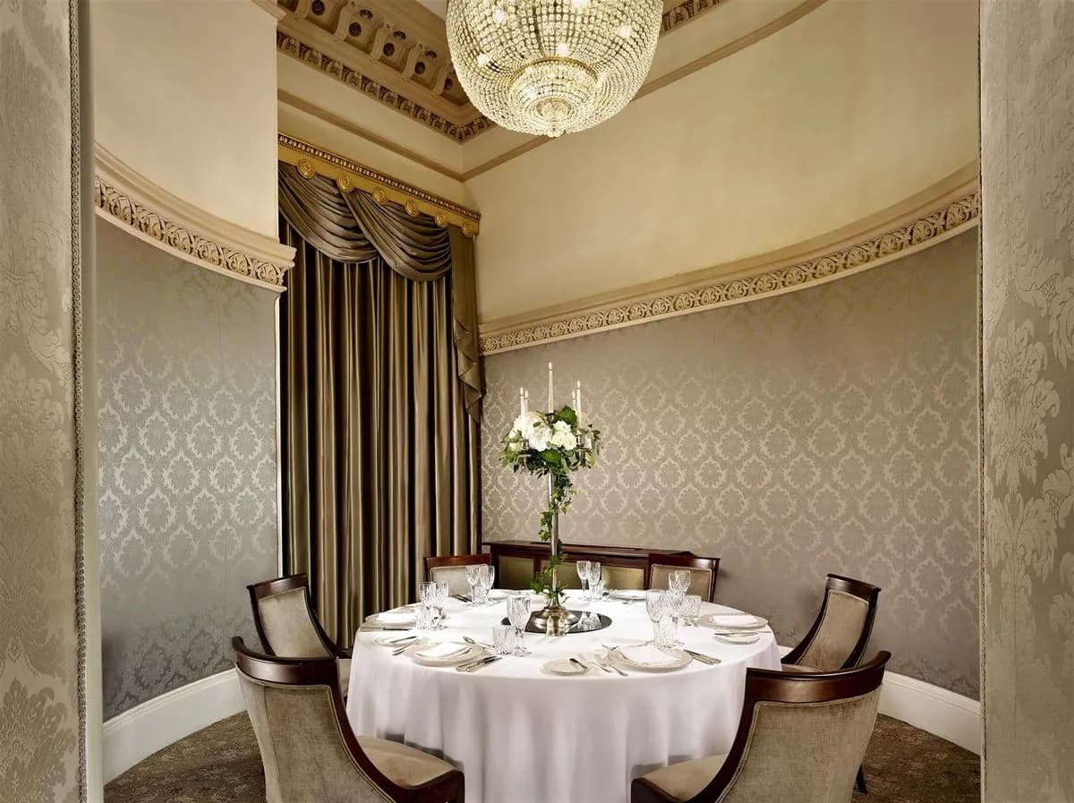 The Teller - The College Green Hotel Dublin, Autograph Collection