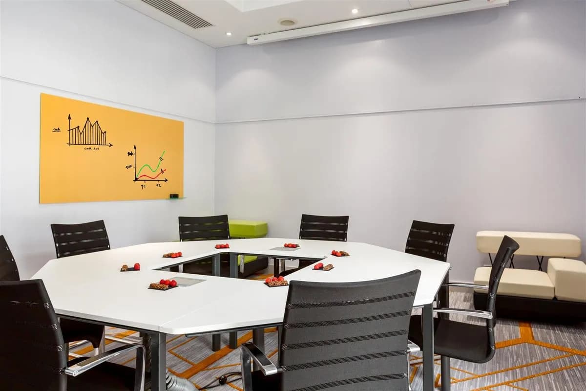 Studio 6 - Paris Marriott Charles de Gaulle Airport Hotel