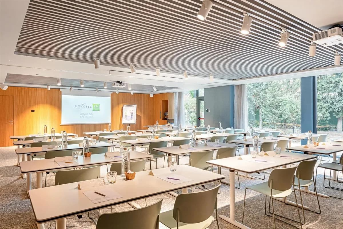 BONOBO + ANGUILA MEETING ROOM - Novotel & Ibis Styles Madrid City Las Ventas