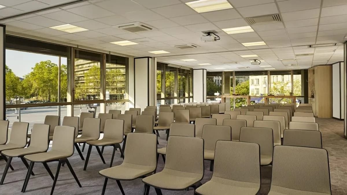 Lab 5 + Lab 6 - Hyatt Regency Paris Etoile