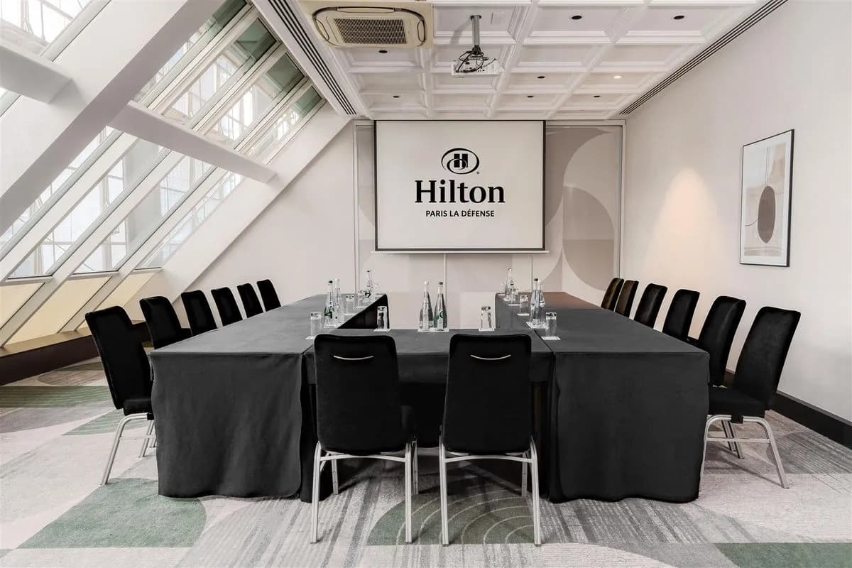 Adenauer - Hilton Paris La Defense