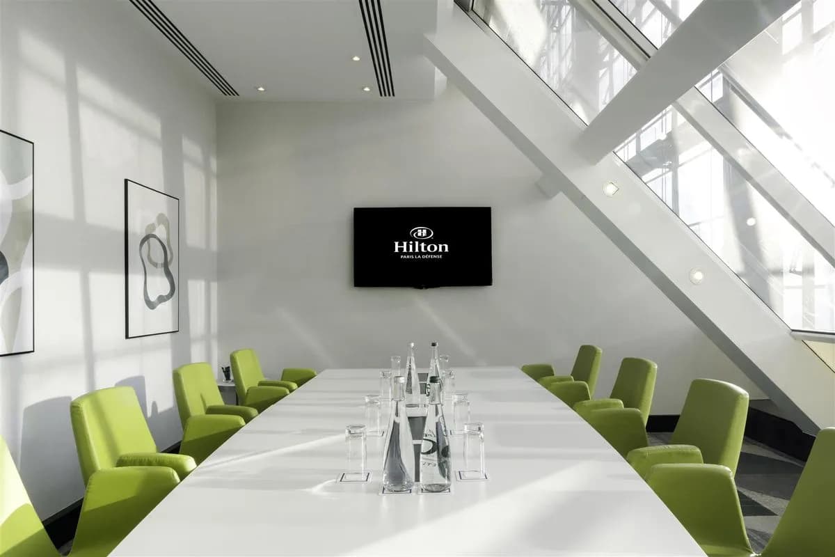 Churchill - Hilton Paris La Defense