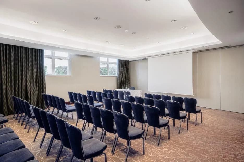 Apogee 2 - The Atrium Hotel & Conference Centre by Penta