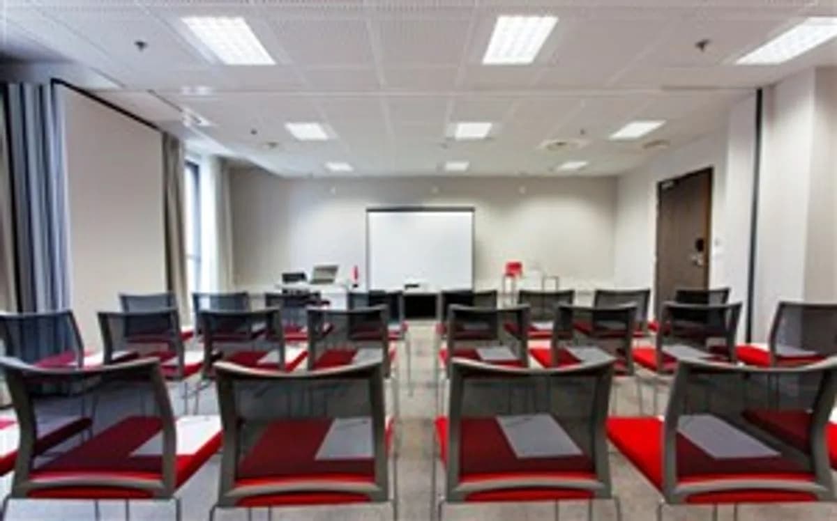 Virage Nord and Virage Sud - Park Inn by Radisson Lille Grand Stade