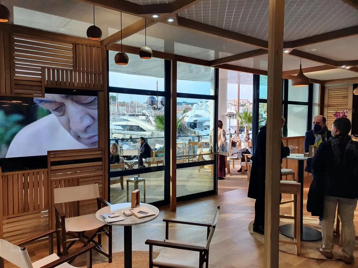 RIVIERA LOUNGE AREA - Palais Des Festivals et Des Congres