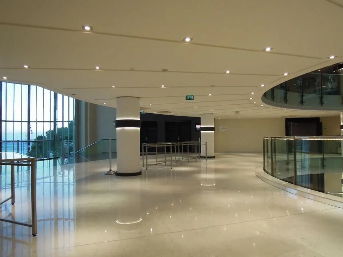 Level 2 Hall - Le Méridien Beach Plaza