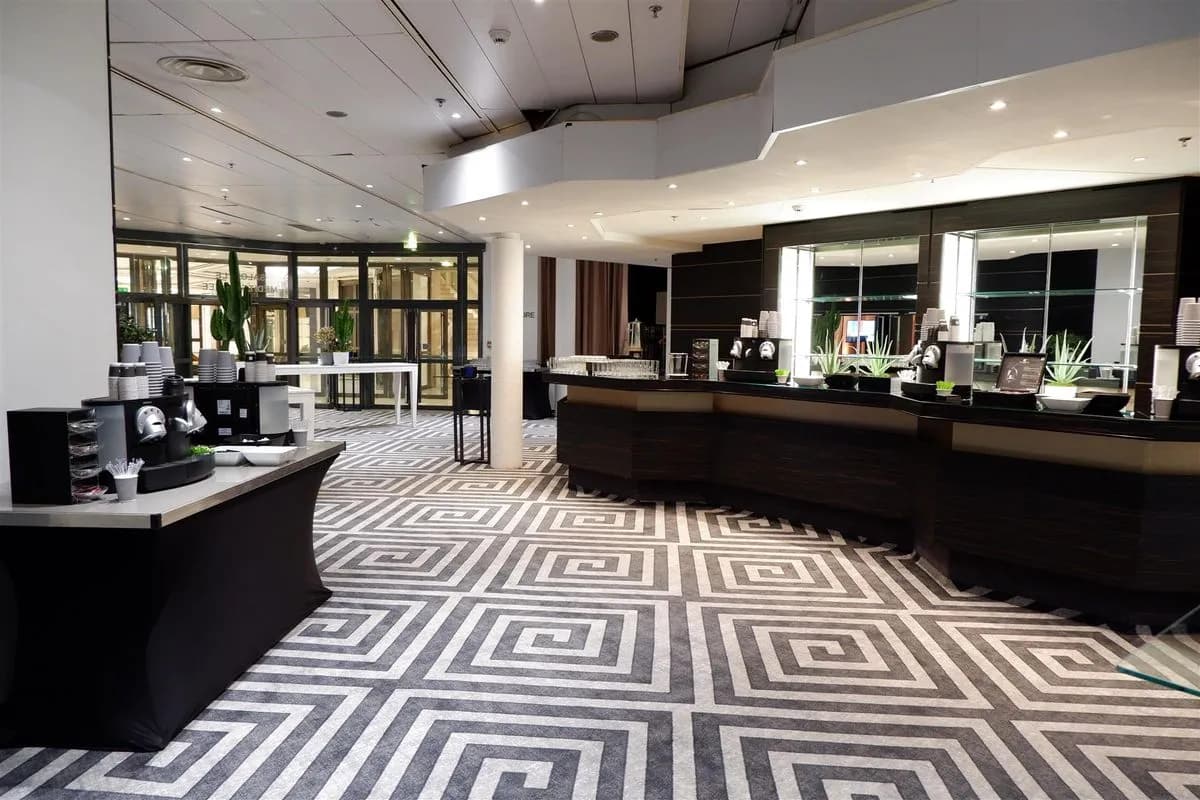 Mediterranee - Foyer - JW Marriott Cannes