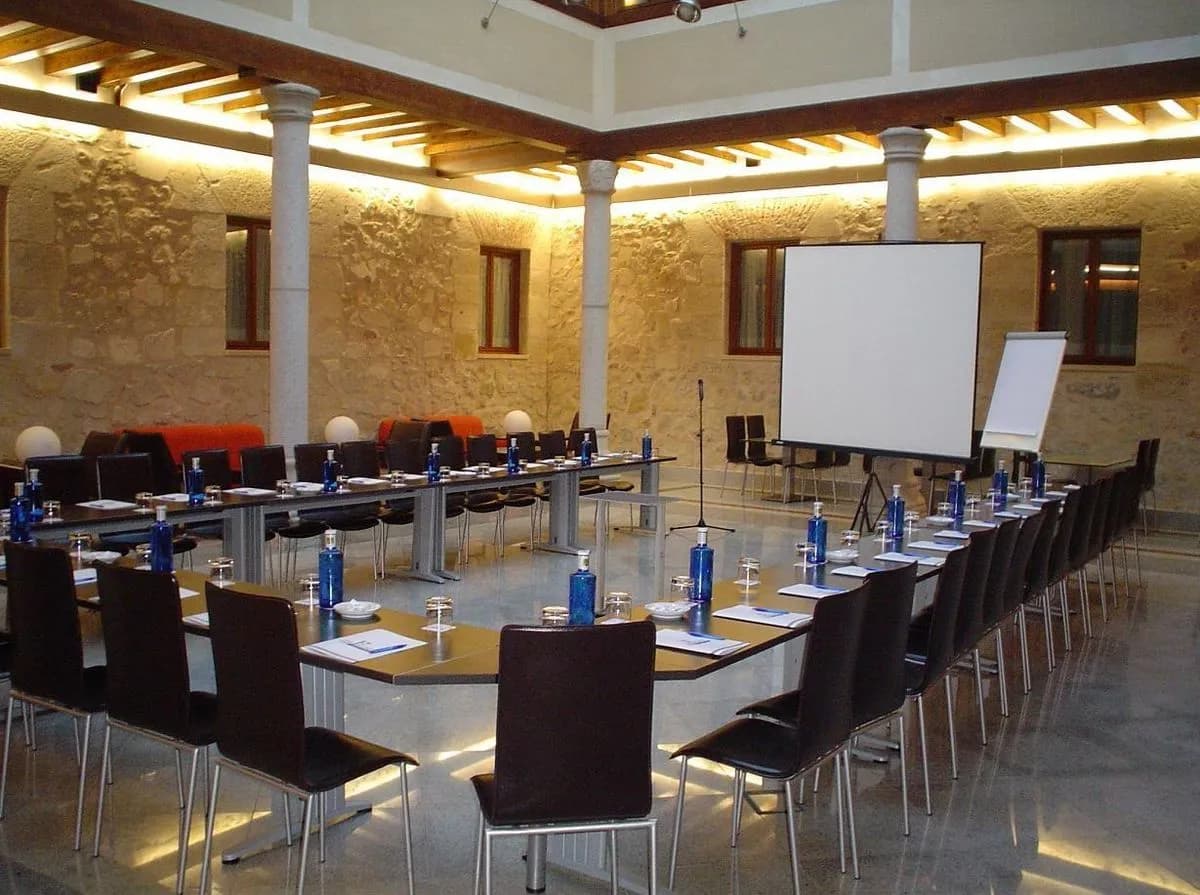 Claustro San Facundo - Hotel Palacio San Facundo