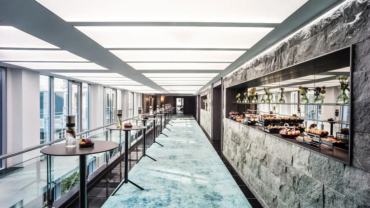 First Floor Foyer - Le Méridien Munich