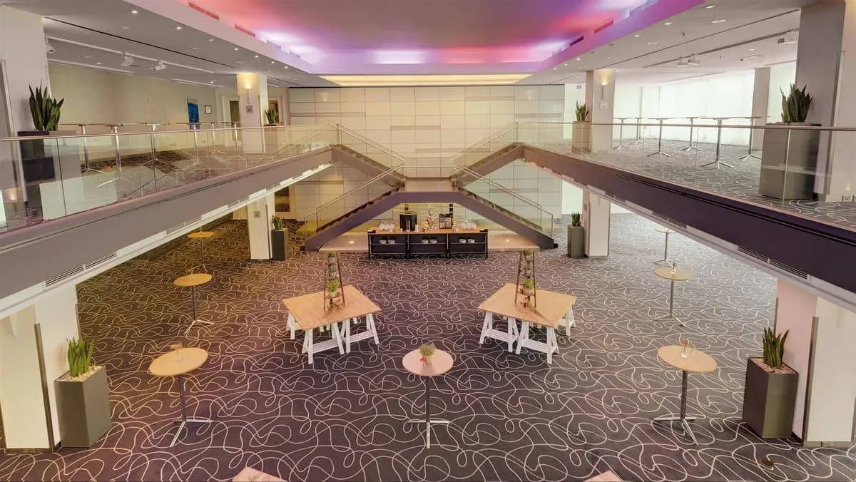 Foyer Mezzanine - Hilton Munich Park
