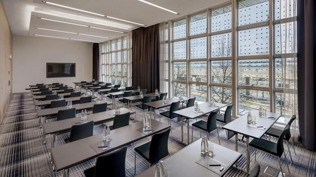 Hong Kong I+II - Hilton Munich Airport