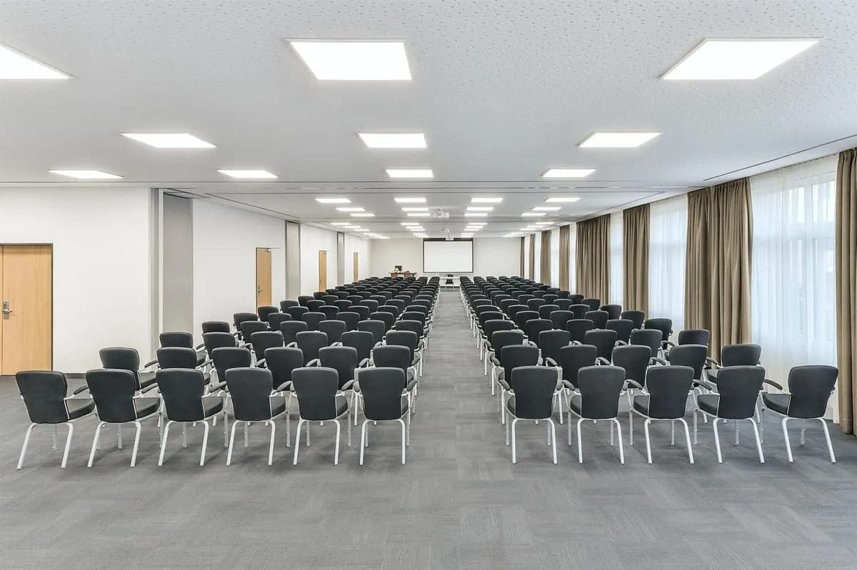 Lyzeum A+B+C - NH München Airport