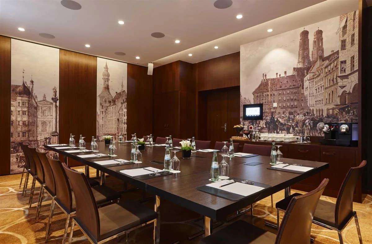Hofgarten IV - Hotel Vier Jahreszeiten Kempinski Munich