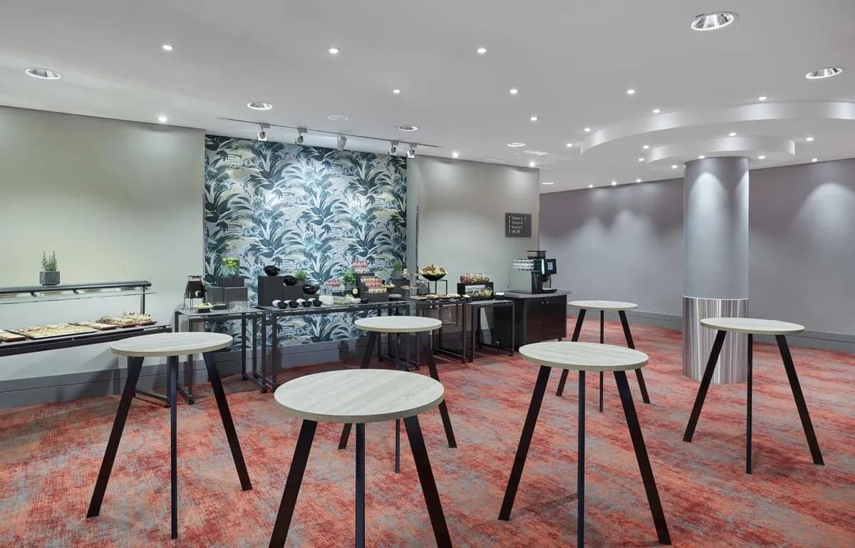 Foyer Forum 8 - Holiday Inn Munich City Centre