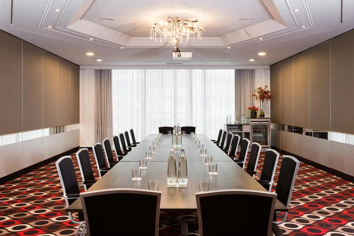 Linderhof - Leonardo Hotel Munich Arabellapark
