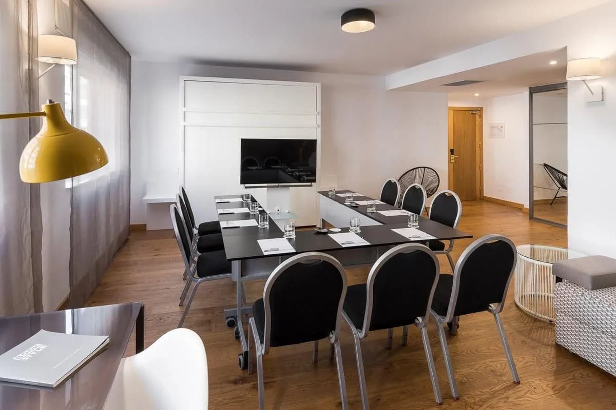 Despacho Sabatini - Rafaelhoteles Atocha