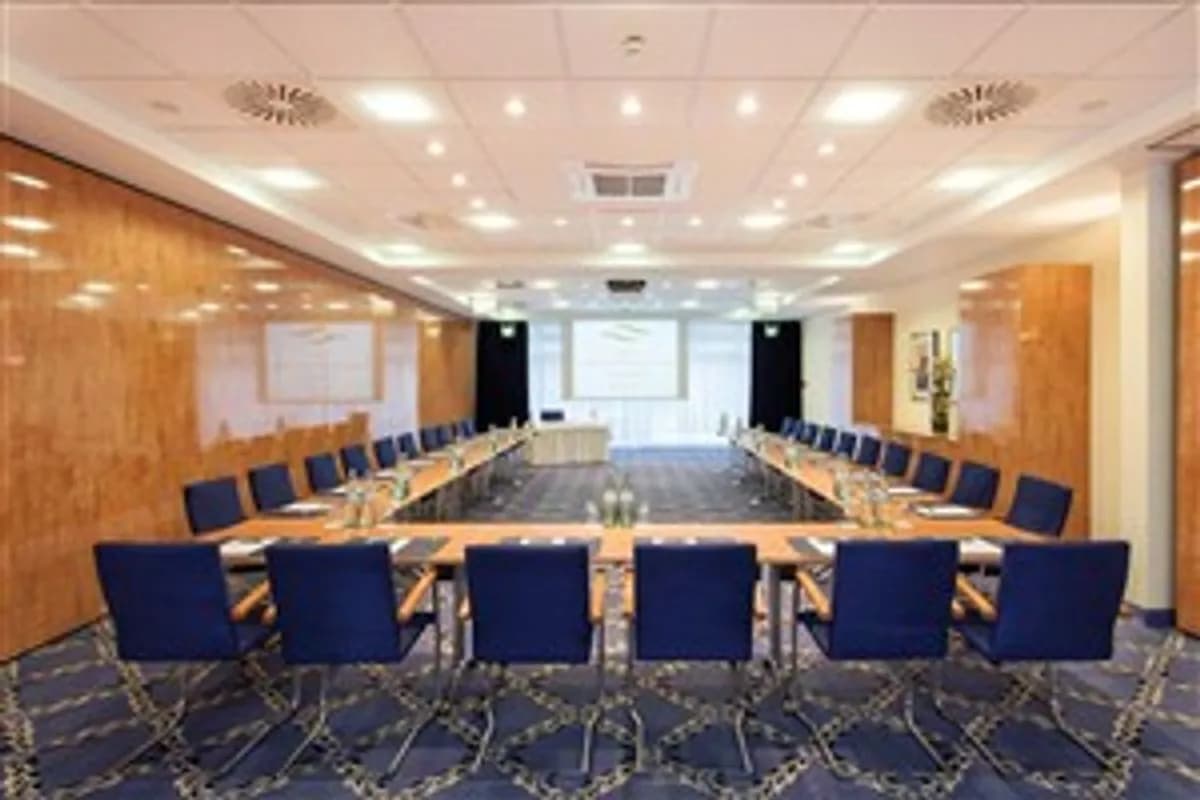 Maximilian D - Hotel Vier Jahreszeiten Starnberg