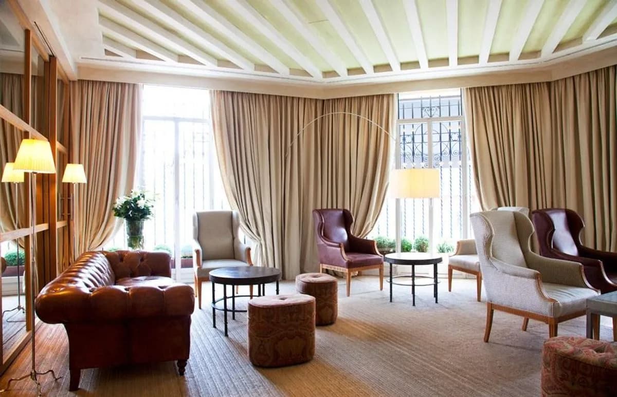 SALONCITO LOBBY - Urso Hotel & Spa