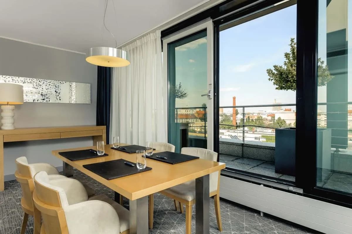 Exedra - Sheraton Berlin Grand Hotel Esplanade