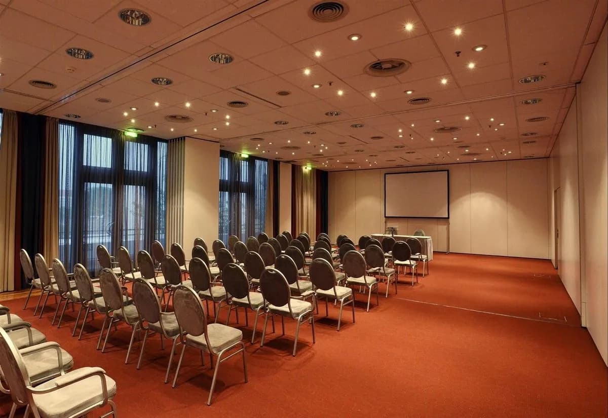 Estrel Hall Section C divided - Estrel Congress Center & Hotel