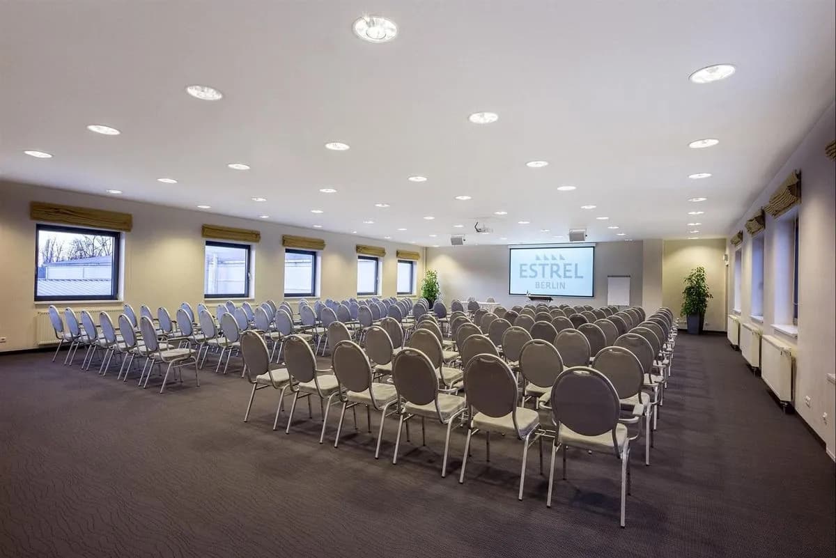 Room V - Estrel Congress Center & Hotel