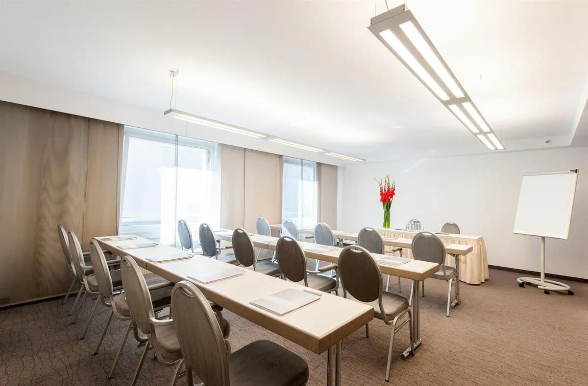 17 Rooms - Estrel Congress Center & Hotel