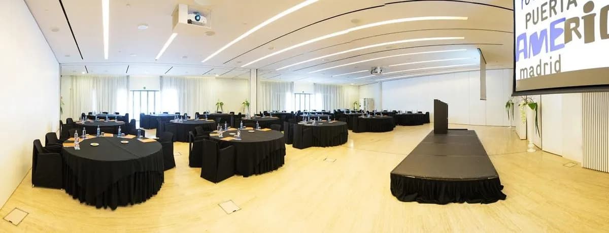John Pawson 4 Rooms + Extensions - Hotel Puerta America 5*