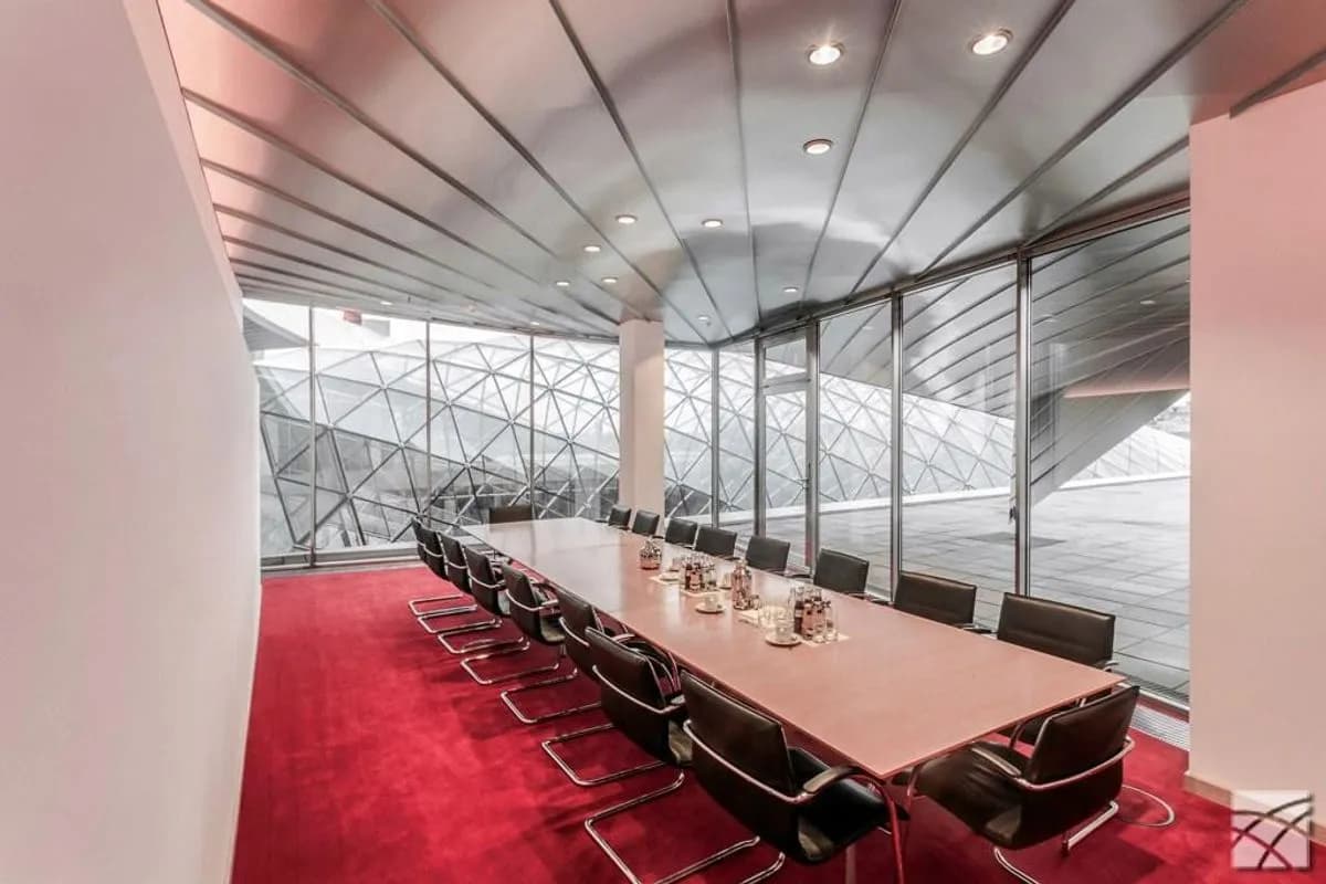 Sky Lounge East - AXICA