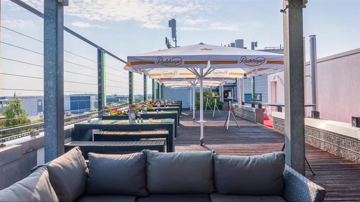 Panorama Sky Terrasse - Holiday Inn Berlin Airport - Conference Centre