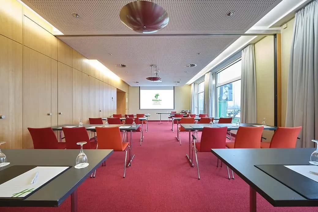 London Heathrow Airport - Holiday Inn Berlin Airport - Conference Centre