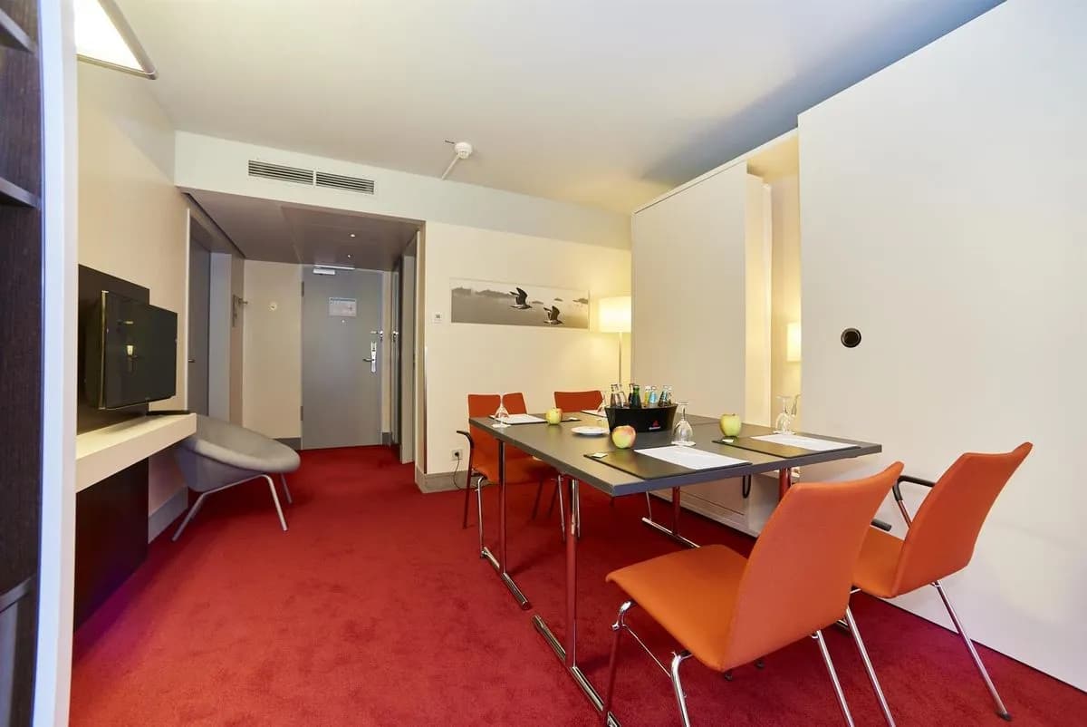 Syndicate Room Hannover Airport - Holiday Inn Berlin Airport - Conference Centre