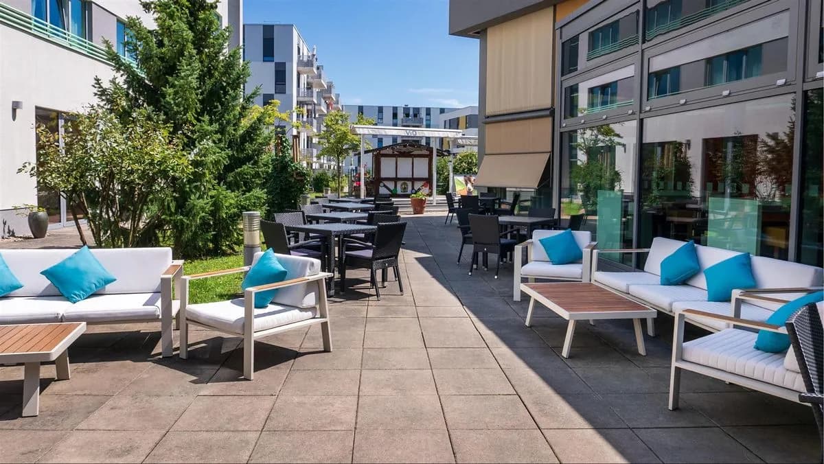 Terrace Nord - Holiday Inn Berlin Airport - Conference Centre