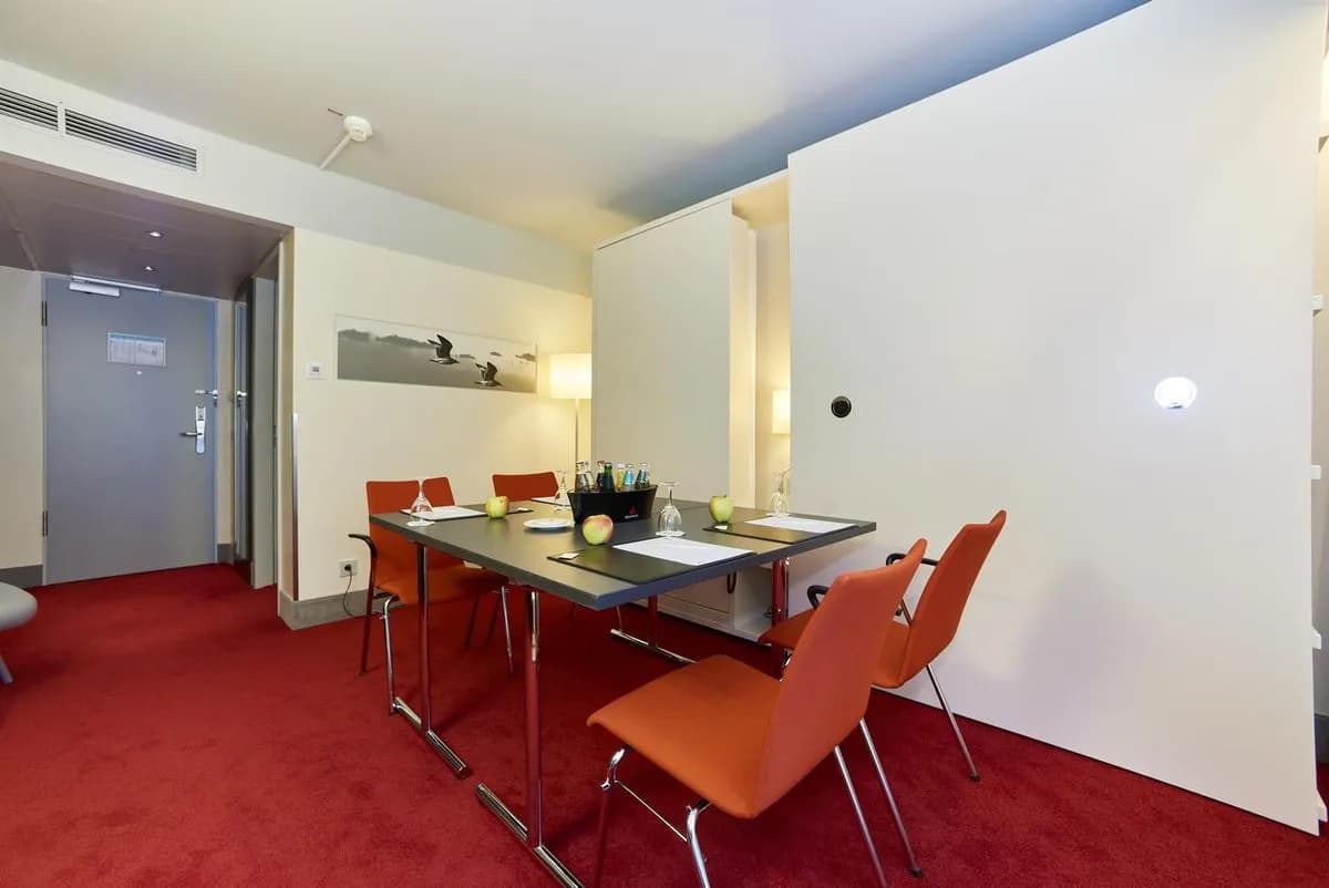 Syndicate Room Paderborn Airport - Holiday Inn Berlin Airport - Conference Centre