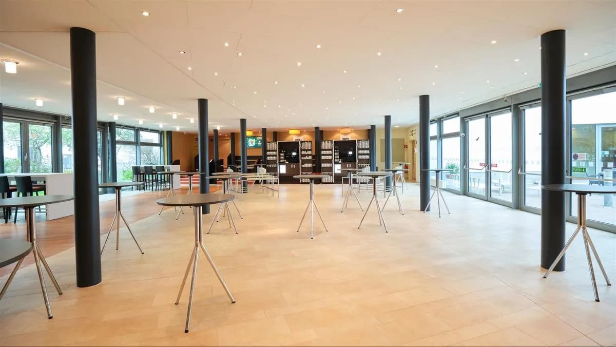 Lobby Nord - Holiday Inn Berlin Airport - Conference Centre